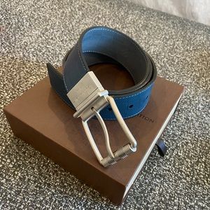 Mens Reversible Louis Vuitton belt - size 95